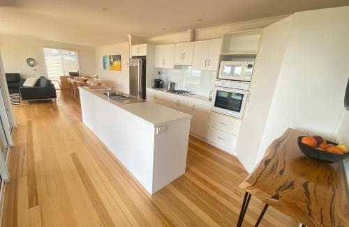 Para Wurlie House | Bayview Bliss