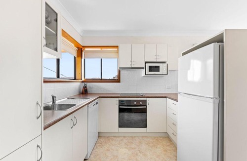 Narooma Apartment | Bayview Unit Stunning Inlet Views