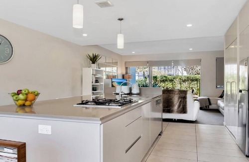 Magenta Shores House | Beach, Golf, Day Spa & Poolside Luxury