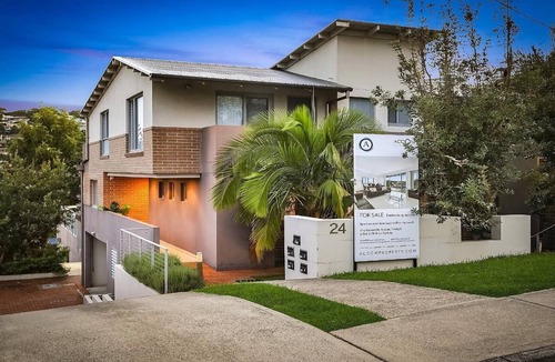 Terrigal Apartment | BEACH HAVEN | Close to beach , WIFI | Accom Holidays