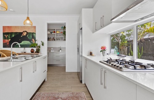 Casuarina House | Beach Hideaway - 100m from the beach