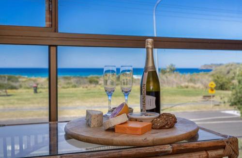 Kiama Downs House | Beach House on Jones Beach