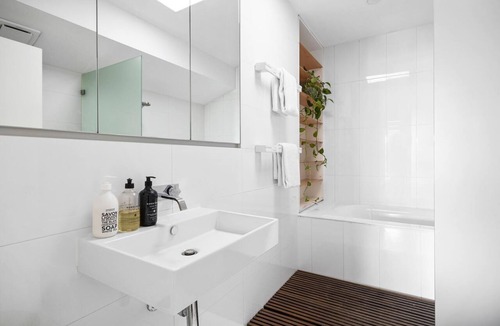 Bondi Beach House | Beach House on Roscoe