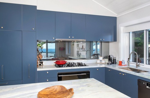 Gerroa House | Beach House Walk to Beach. Views.Family. 5 *