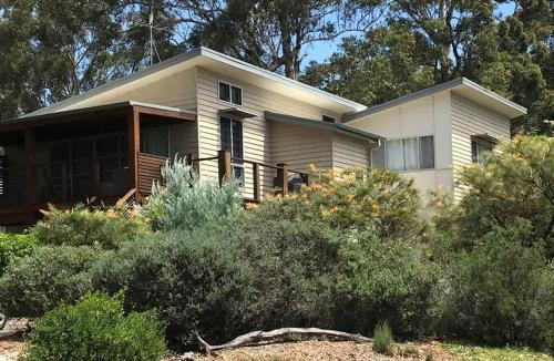 South Durras House | Beach House with Games Room & Deck Gone Coastal