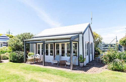 Middleton Apartment | Beach Huts Middleton