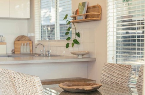 Aldinga Beach Cabin | Beach View Bliss~Stunning sunsets.King bed.Netflix