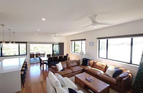 Smiths Beach House | Beachcomber Sunset