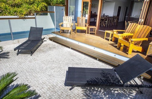 Picnic Bay House | Beached on Magnetic