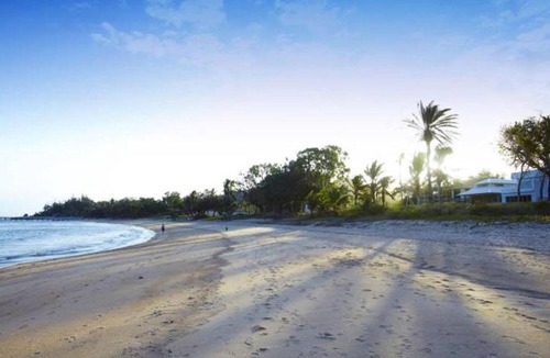 Picnic Bay House | Beached on Magnetic