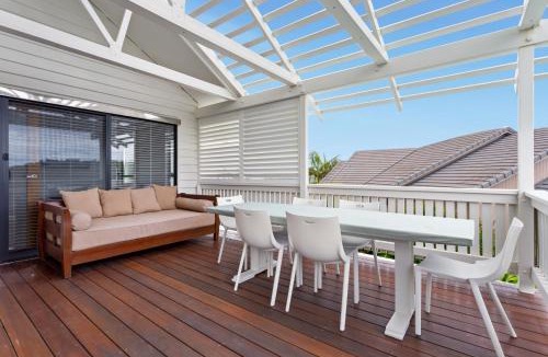 Warana House | Beachfront 3-Bed with Private Pool & Fireplace