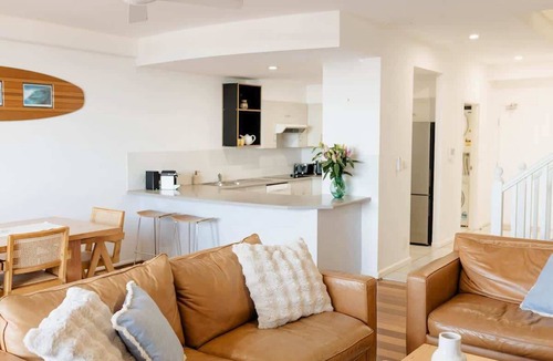 Newcastle Apartment | Beachfront Apartment | Pool, Tennis & Parking