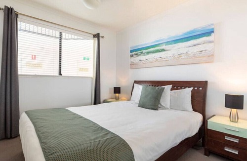 Sunshine Coast House | Beachfront Apartment - Ocean views