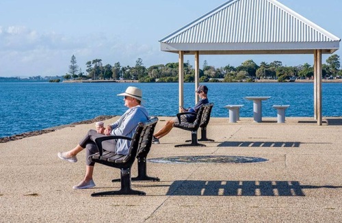 Wynnum House | Beachfront Bliss, Wynnum