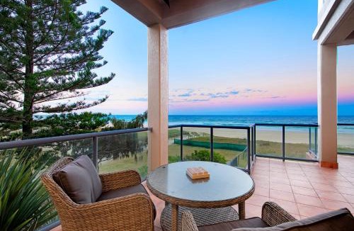 Mermaid Beach House | Beachfront Escape