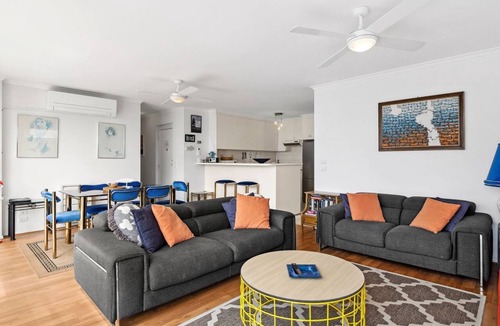 Torquay Apartment | Beachfront Esplanade Apartment 12-20 Ocean Views