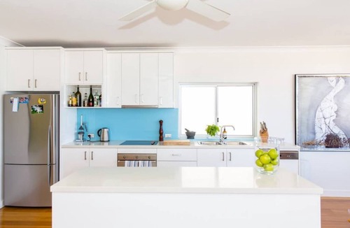 North Bondi Apartment | Beachfront Luxury 3 Beds With Ocean View Balcony