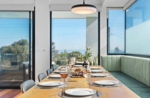 Safety Beach House | Beachfront Luxury - Bay Views, Games, Wineries