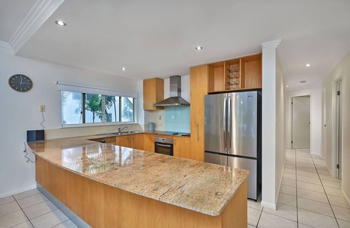 Clifton Beach Apartment | Beachfront On Arlington