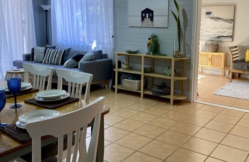 Torquay Apartment | BEACHFRONT On The Esplanade - Bay Views - SPACIOUS GROUND FLOOR