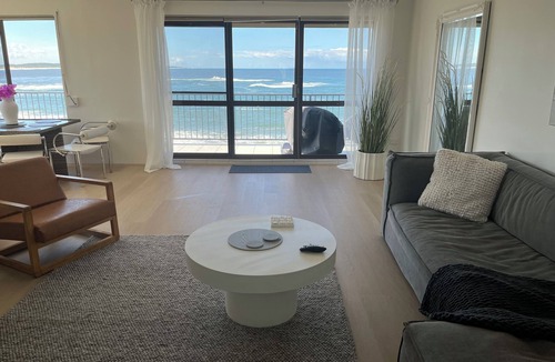 The Entrance Apartment | Beachfront Penthouse at The Entrance - Beach Pool right infront
