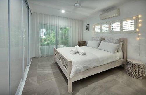 Bramston Beach House | Beachfront - 'Pippies on the Beach' @ Bramston