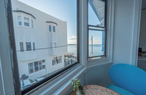 Manly Apartment | Beachfront Retreat in Manly + Parking Available