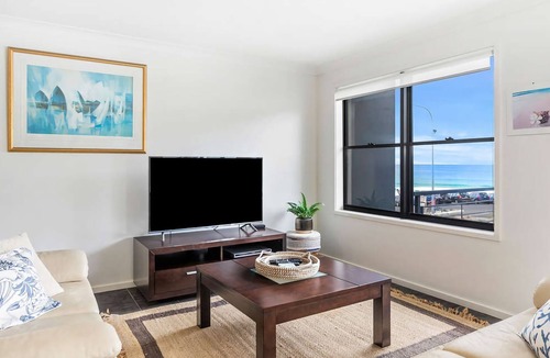 Mollymook Apartment | Beachfront Six - Perfectly located apartment right on the beach
