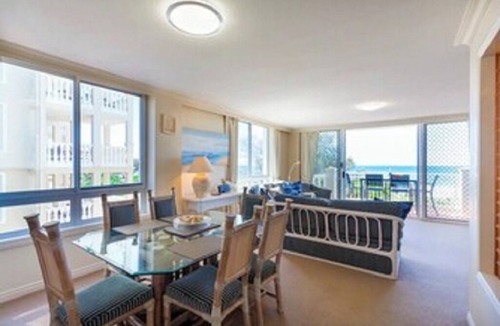 Broadbeach House | Beachfront two storey penthouse apartment. Family friendly. Spectacular views!