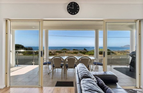Victor Harbor Apartment | Beachfront Victor Harbor