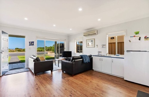 Victor Harbor Apartment | Beachfront Victor Harbor