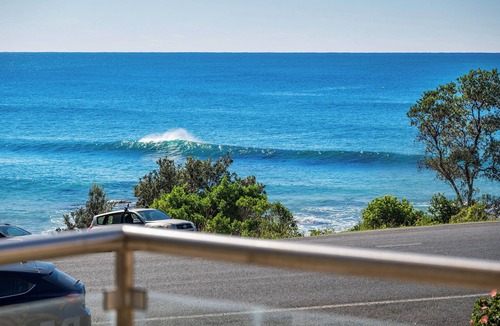 Flynns Beach Apartment | Beachpark 10 - Flynns Beach Ocean Views