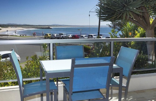 Forster Apartment | Beachpoint G2 - Location, Location, Location!