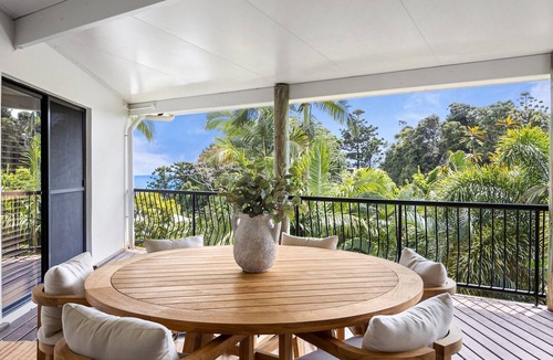 Coolum Beach Apartment | Beachside 4-Bed Retreat with Study Nook & Views