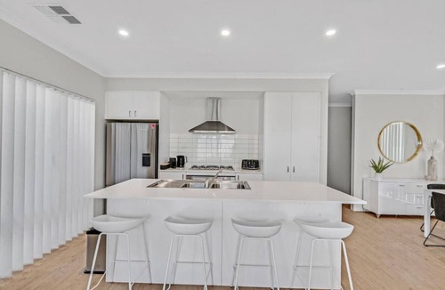 South Bunbury House | Beachside Bliss: Bunbury's Stylish Coastal Villa