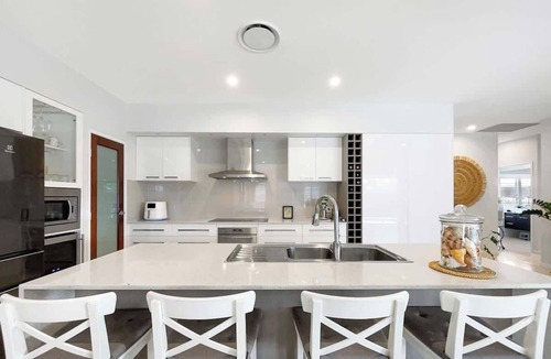 Warana House | Beachside Bliss - Pool, Cinema & Alfresco Living