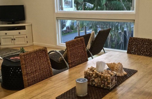 Warilla House | BEACHSIDE BLISS- Warilla
