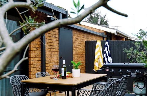 Rosebud House | Beachside Breeze - 4pm check out Sundays*
