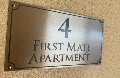 Ripon Apartment | Beachside & Jetty View 4 - First Mate Apt limited sea view