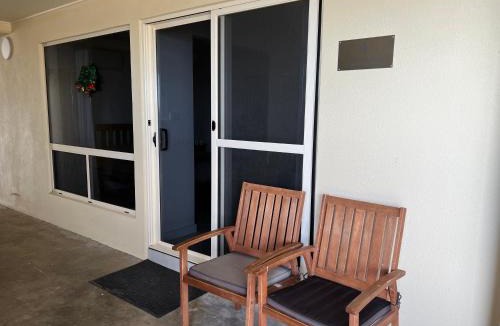 Ripon Apartment | Beachside & Jetty View 4 - First Mate Apt limited sea view