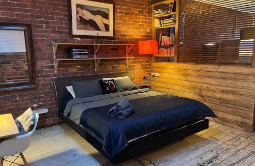 Edithvale Apartment | beachside loft warehouse artists retreat