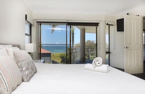 Sapphire Beach House | Beachside Manor