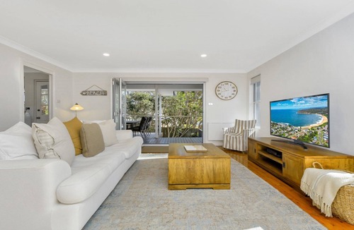 Copacabana House | BEACHY AT COPA | Pet friendly, WIFI, Walk to beach | Accom Holidays