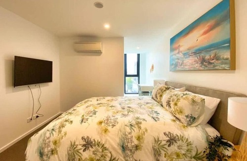 Adelaide Central Business District Apartment | Beautiful 2BR Apt at Adelaide CBD with Pool-Gym-BBQ