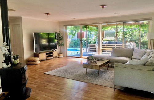 Balnarring House | Beautiful Balnarring House minutes from the Village