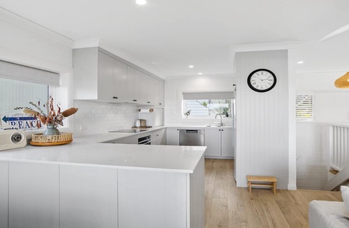 North Avoca House | Beautiful beach views in popular North Avoca location