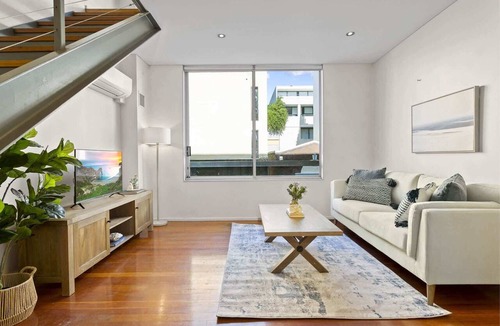 Bondi Beach Apartment | Beautiful Bondi 1-Bed Apartment Meters from Beach