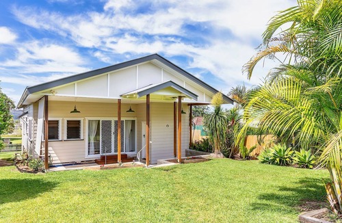 Maclean House | Beautiful Maclean Cottage