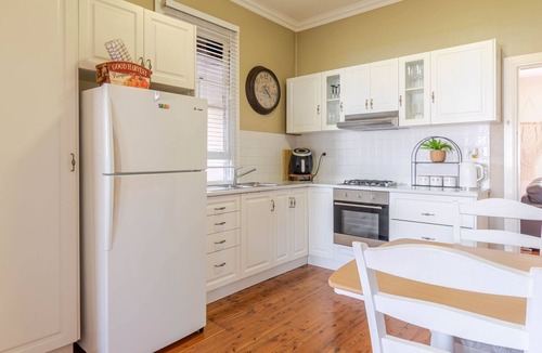 Turvey Park House | Beautiful on Bourke Street | Pet-Friendly Home