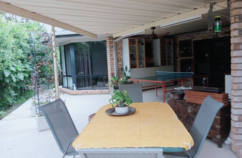 Collingwood Park Villa | Bed&Breakfast, stay at Silvia’s home, all comforts included, no kitchen access